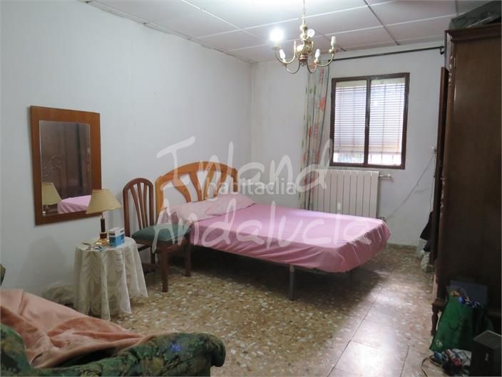 Foto 2288b9af-16ec-4e70-b26a-d3a6b33d18cb. Semi detached house with parking in Martos