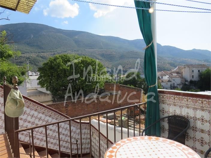 Foto 3150b435-9549-4d3b-b156-bd5dd2256ae9. Semi detached house with parking in Martos
