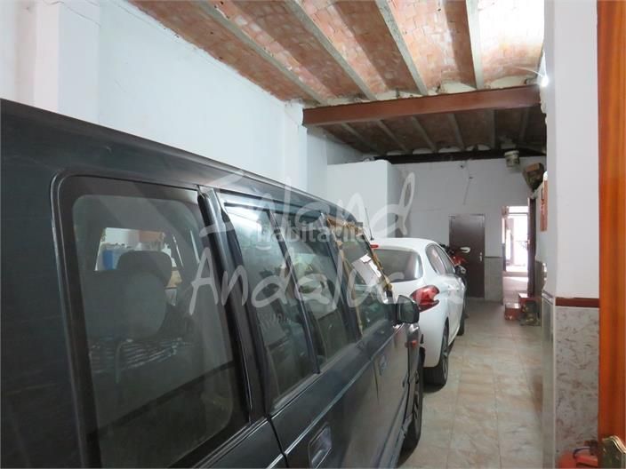 Foto 351b53be-2f0d-4ae9-bd92-b46427c6e427. Semi detached house with parking in Martos