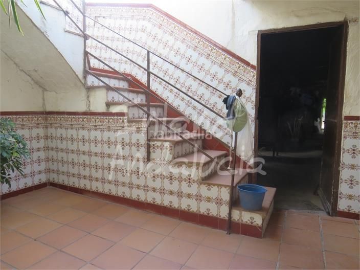 Foto 4b88166e-e018-4363-9b9e-9c239caf509f. Semi detached house with parking in Martos