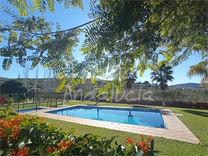 Foto d489e2af-cb8f-493c-af2f-87afbbaf3534. Apartament amb aparcament piscina a Alcaucín