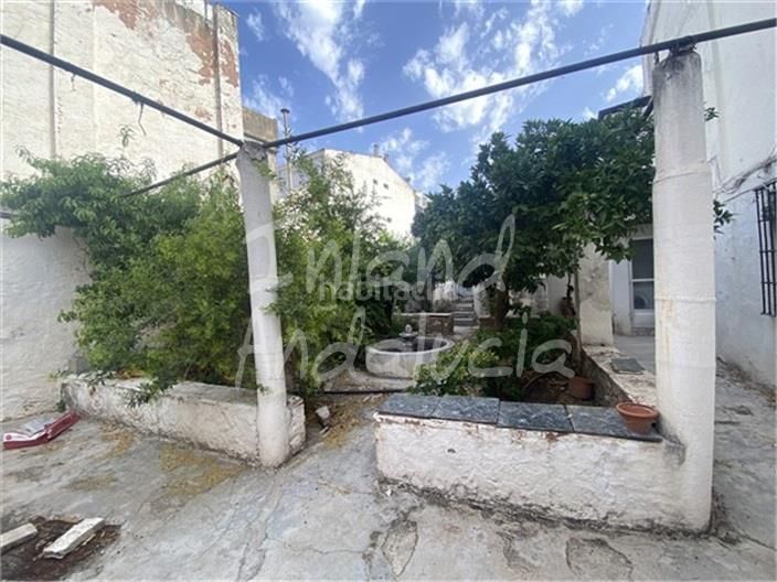 Foto 427afff6-ec3c-4362-be8a-f1a9aa7e8589. Casa adossada amb aparcament piscina a Alcaudete