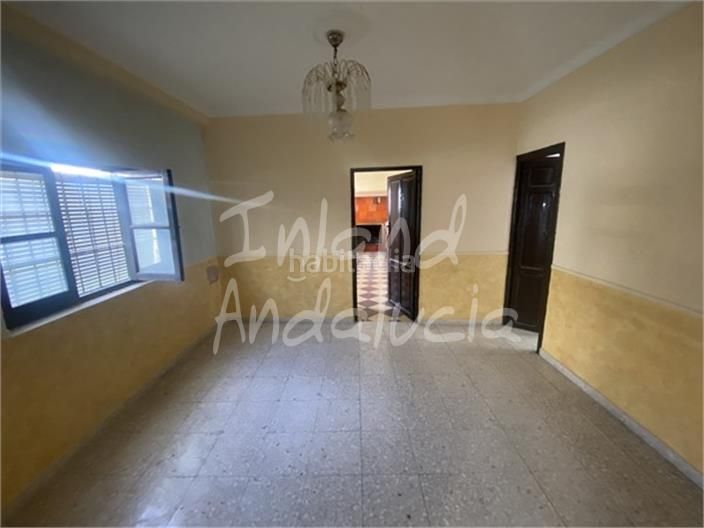 Foto cb687fef-c390-4c86-94b0-ae79aa599227. Casa adossada amb aparcament piscina a Alcaudete