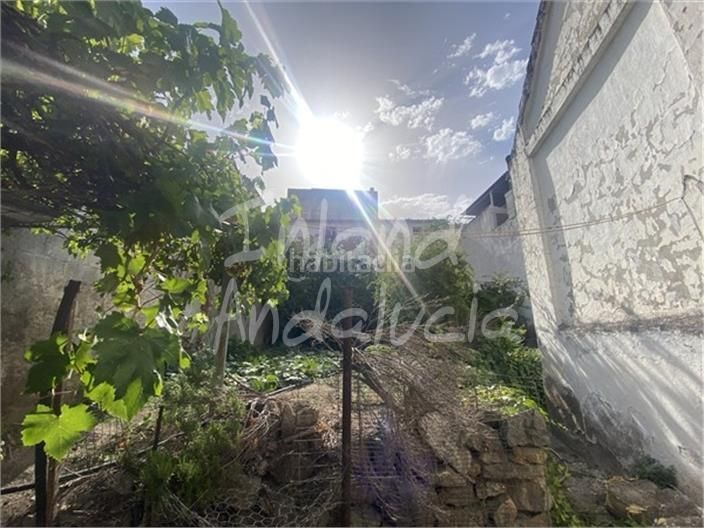 Foto de83fa63-3a3a-46f9-bd21-c364d5ed5406. Casa adossada amb aparcament piscina a Alcaudete