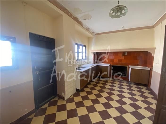 Foto eeb70128-f074-444a-b25b-f79d18f9fdec. Casa adossada amb aparcament piscina a Alcaudete