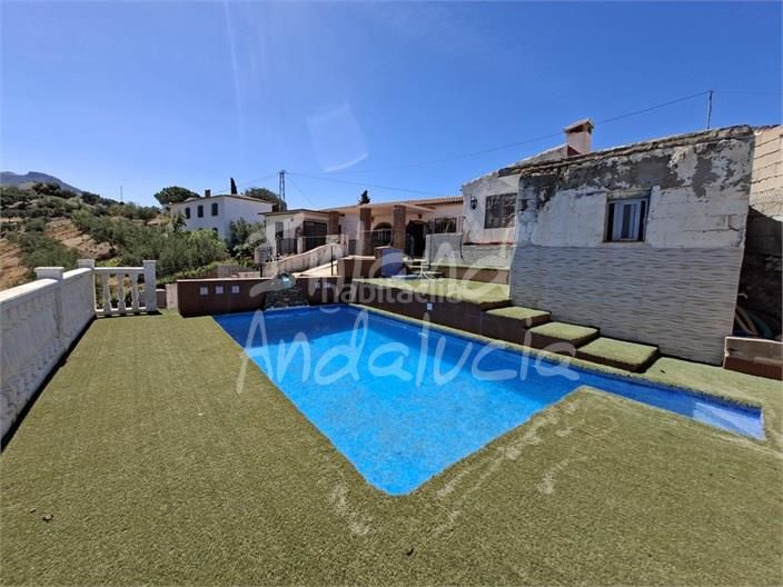 Foto b1311418-5a06-4f68-a286-c3d4da97da42. Xalet amb aparcament piscina a Alcaucín