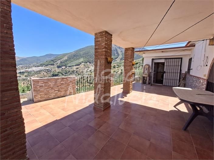 Foto bf6cbe3f-ec7b-4aa9-8061-4951b49b3693. Xalet amb aparcament piscina a Alcaucín