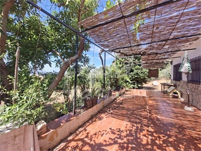 Foto dc282983-23c5-450a-9f42-000ae4156f61. Terreny residencial a Periana