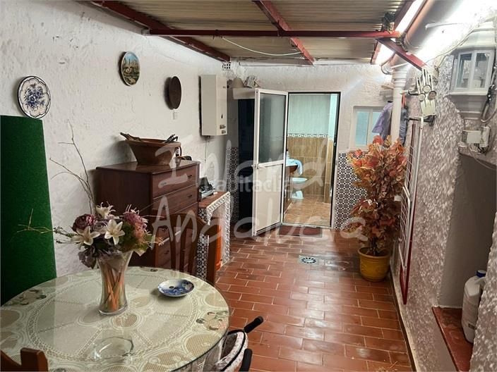 Foto 2e27611d-9e51-4627-96b3-6286bdd44038. Casa adossada a Periana