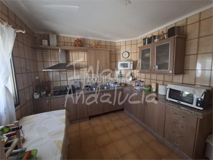 Foto 2c3e5eb5-edb8-433f-844c-f0e6aec3d1fa. Casa adossada amb aparcament a Alcaucín