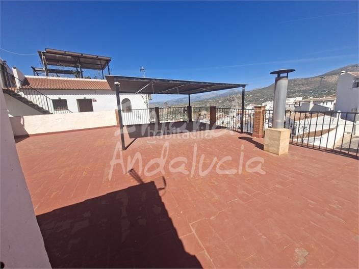 Foto 5952bca2-d671-4258-9710-3e97c6db7264. Casa adossada amb aparcament a Alcaucín