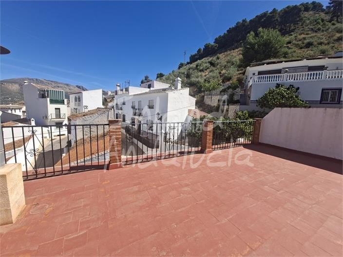 Foto fd0abfe7-13c1-4067-9235-cf4c5c58acfe. Casa adossada amb aparcament a Alcaucín