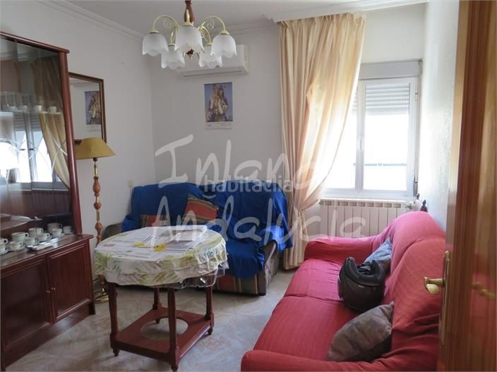 Foto b57f5abd-93eb-4395-8a3f-5b1dfd6f4b3a. Apartament amb piscina a Martos