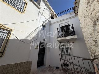 Casa adosada en Montillana