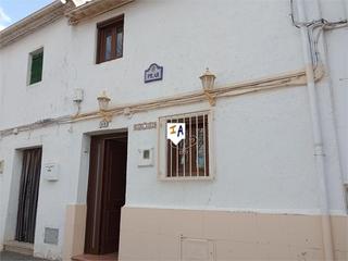 Casa adossada a Benalúa de las Villas