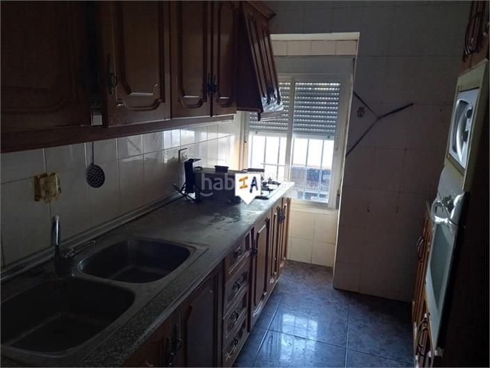 Foto bc6562bd-2386-4711-8b9a-6ed9a193ba6f. Casa adossada a Alcaudete