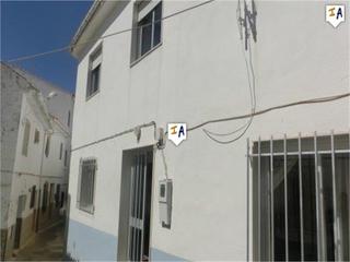 Casa adossada a Castillo de Locubín