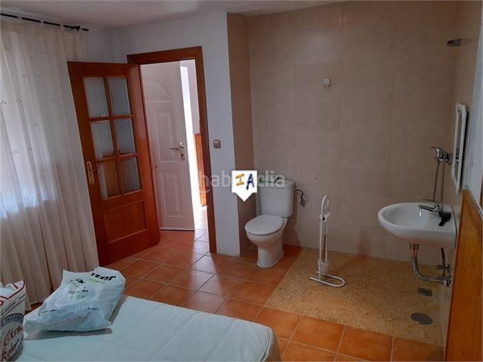 Foto abadd805-7eb9-4168-a7f6-235d28af25a0. Casa adosada en Moclín