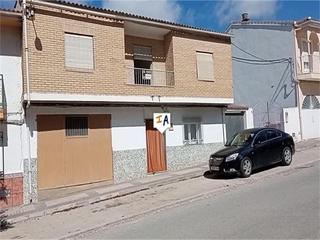Casa adossada a Benalúa de las Villas