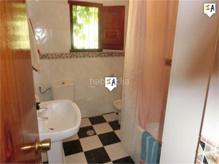 Foto c76014f1-6daa-4328-ba6e-8186881bd975. Country house with parking in Montefrío