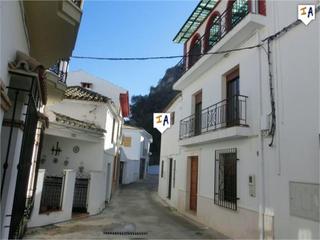 Casa adossada a Almedinilla