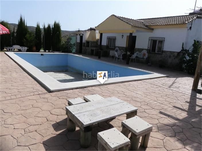 Foto d24d351b-f4db-4039-875b-a647fbebc470. Chalet avec piscine dans Priego de Córdoba