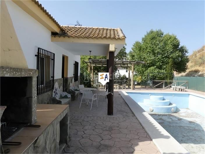 Foto fb1fa72b-f9ef-412f-a8ea-6457279c8520. Chalet avec piscine dans Priego de Córdoba