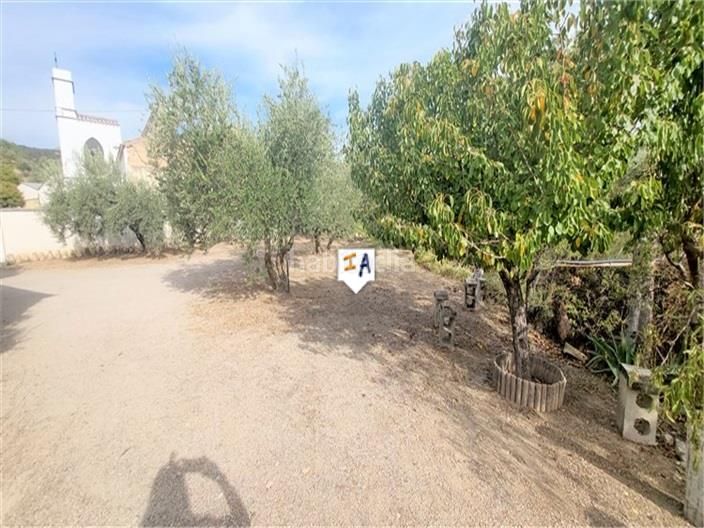 Foto 0d039d8e-1aac-443b-bbd8-4e56cba2819c. Casa adossada amb aparcament a Almedinilla