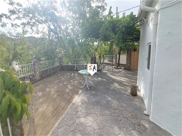 Foto 9a7c7fce-196b-427c-a1a0-9c4eb65dd501. Casa adossada amb aparcament a Almedinilla