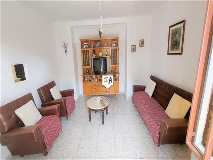 Foto 9f03211e-9ce1-4c46-a427-a6a63b1f231a. Casa adossada amb aparcament a Almedinilla