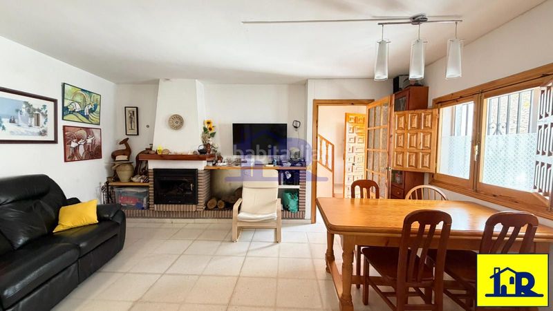Foto ae5f1f57-3750-47a1-8299-8e5b5e616dcf. Casa adossada a Portilla