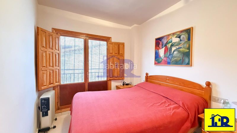 Foto c551d94b-e4a5-40df-9b02-613581bc16f7. Casa adossada a Portilla