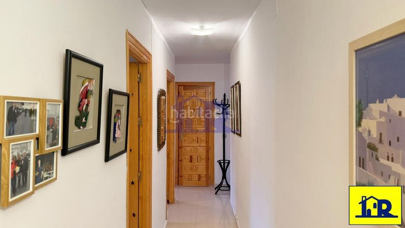 Foto ebce87bf-d7f7-4fe0-bb9f-3b52d4ff057e. Casa adossada a Portilla