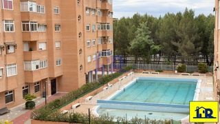 Flat  San julian. Apartamento con terraza y piscina en cuenca