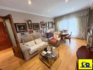 Pis  Colon (p.v.41). Se vende piso 3 dormitorios, ascensor. garaje, pleno centro de c