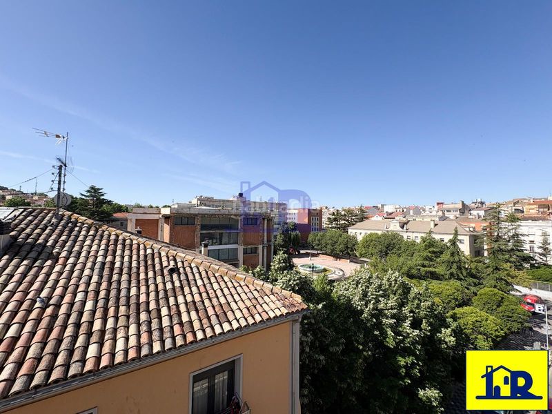 Foto b33ef838-f3e4-458f-a6a7-4db767e22fe1. Pis amb calefacció aparcament a Centro Cuenca