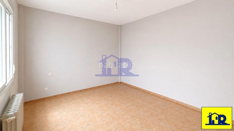 Foto b9c71878-6e75-4d87-887c-c276b4f78a14. Pis amb aparcament a Centro Cuenca