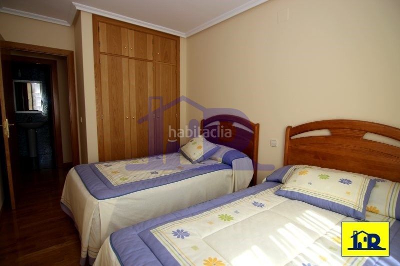 Foto 83df04c4-7687-4472-8414-a22baf72a3a5. Pis amb calefacció aparcament piscina a Alameda Cuenca