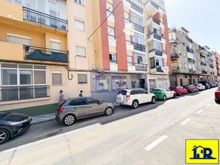 Location Appartement  Escultor marco perez. Se alquila piso amueblado para estudiantes o trabajadores en zon