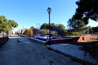 Chalet  Paraje purgatorio 17.. Se vende chalet con piscina a 12 km. de cuenca.