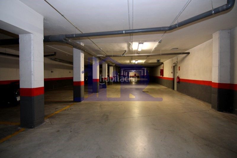 Foto 15523e91-5965-435a-954c-76a64bee4033. Location parking voiture dans Alameda Cuenca