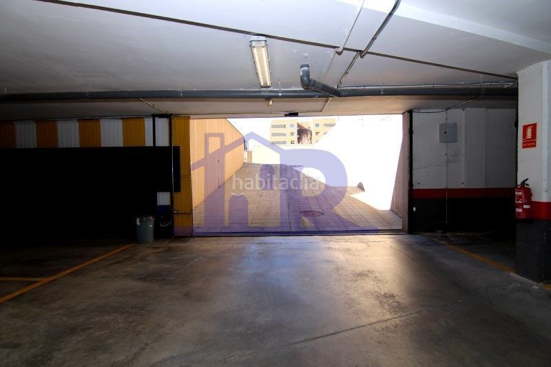 Foto dcbaa7cf-e95a-4b84-8652-2ca957778127. Location parking voiture dans Alameda Cuenca