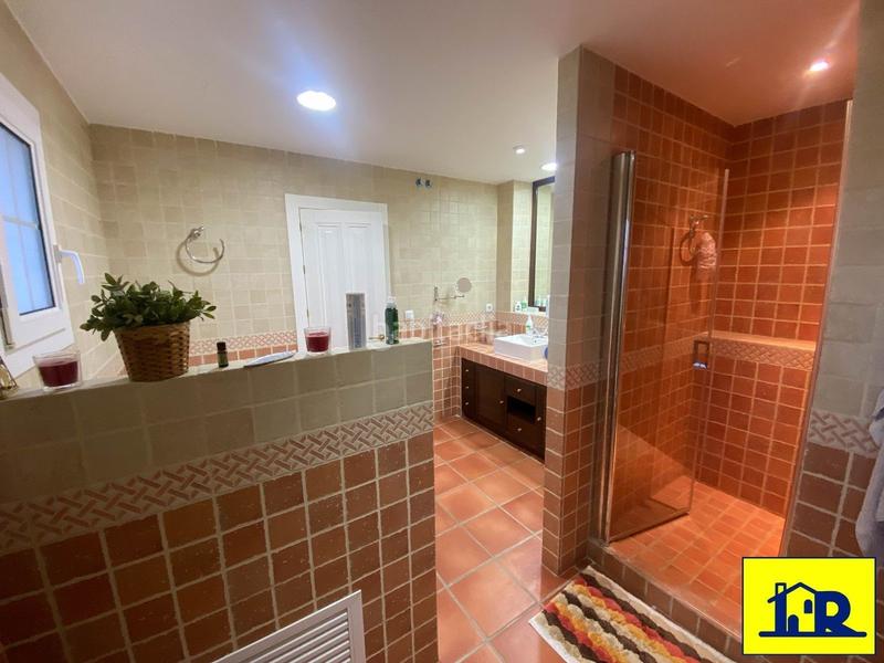 Foto f8c54068-1ae9-41ce-aed2-d9058db6251b. Xalet amb calefacció aparcament piscina a Fuentenava de Jábaga