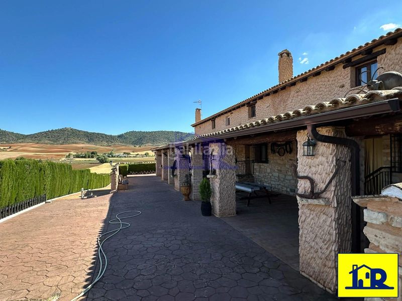 Foto aac8d7f0-3faa-4418-93d2-f27740ea0916. Xalet amb calefacció aparcament a Villar de Olalla