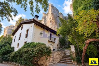 House  Hoz de huecar. Hocino en san pablo. junto al parador nacional. 27.000 m2 de par