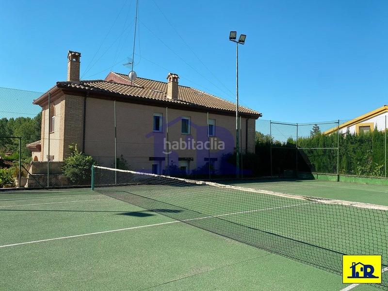 Foto f99ec8bb-4056-45f9-a1e6-04d519a589b0. Xalet amb aparcament piscina a Arcas del Villar