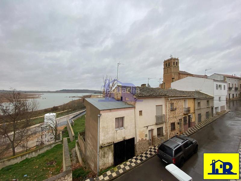 Foto cea7cb48-4f71-41c9-945b-75c129922033. Casa adossada a Valverde de Júcar