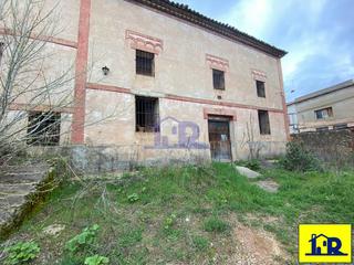 Casa  Cerro nieto. Se vende inmueble en villalba de la sierra.