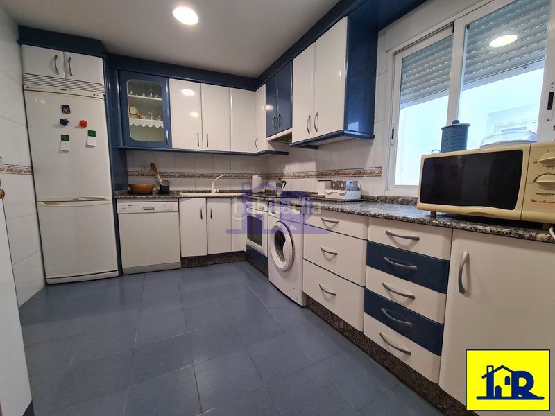Foto 50d32826-bc50-457c-b2dc-4908605a9918. Rent flat with heating in Centro Cuenca