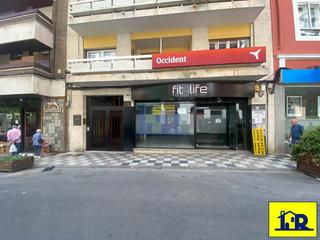 Lloguer Local Comercial  Alonso chirino  ( la 5). Se alquila local en pleno centro. 243 m2